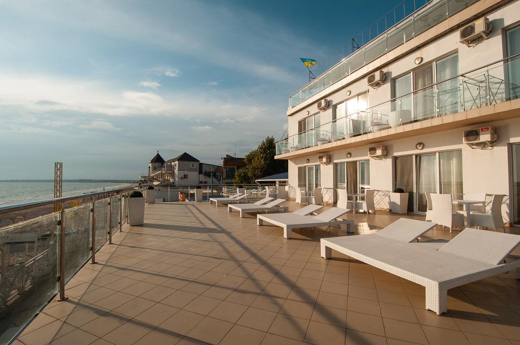 Vip Hotel Коблево Екстериор снимка