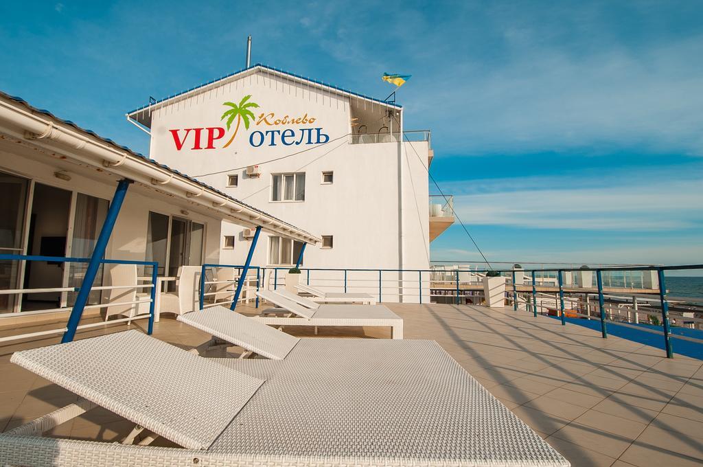 Vip Hotel Коблево Екстериор снимка